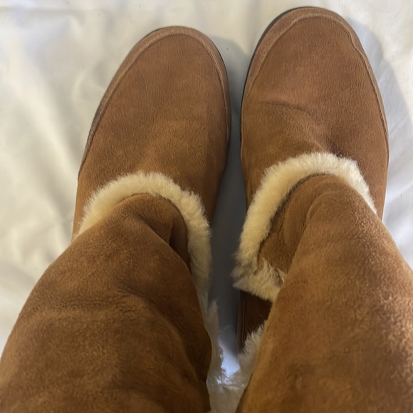 UGG Boots - Picture 7 of 8